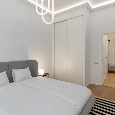 Apartment Elegant 2bd Next To Old Town *