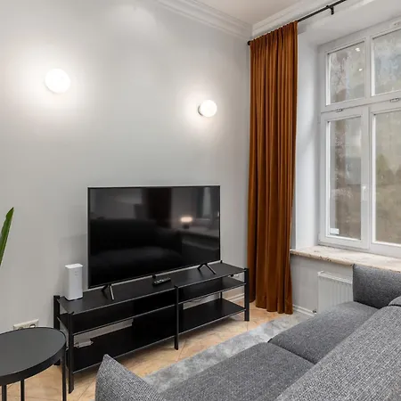 Elegant 2bd Next To Old Town Lägenhet *