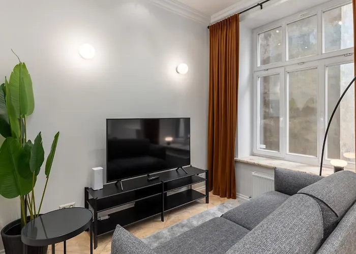 Elegant 2bd Next To Old Town Apartment *