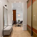 Elegant 2bd Next To Old Town Riga